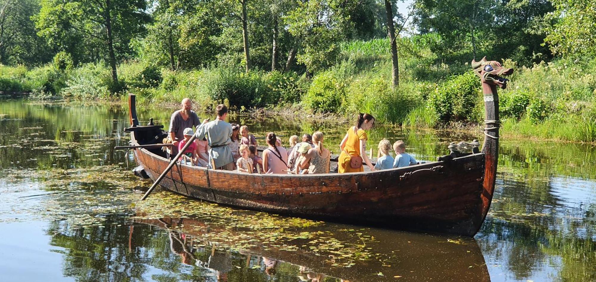 Вилла Vittfarnas Vikingaby Sosdala Экстерьер фото